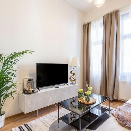 Luxurious Art Deco Apartment In The King Street Budapest Esterno foto