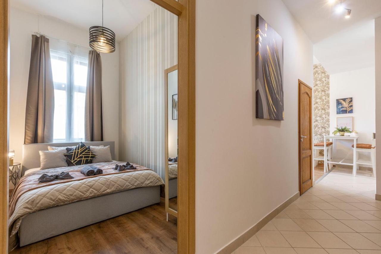 Luxurious Art Deco Apartment In The King Street Budapest Esterno foto