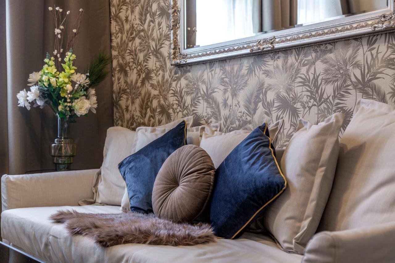 Luxurious Art Deco Apartment In The King Street Budapest Esterno foto