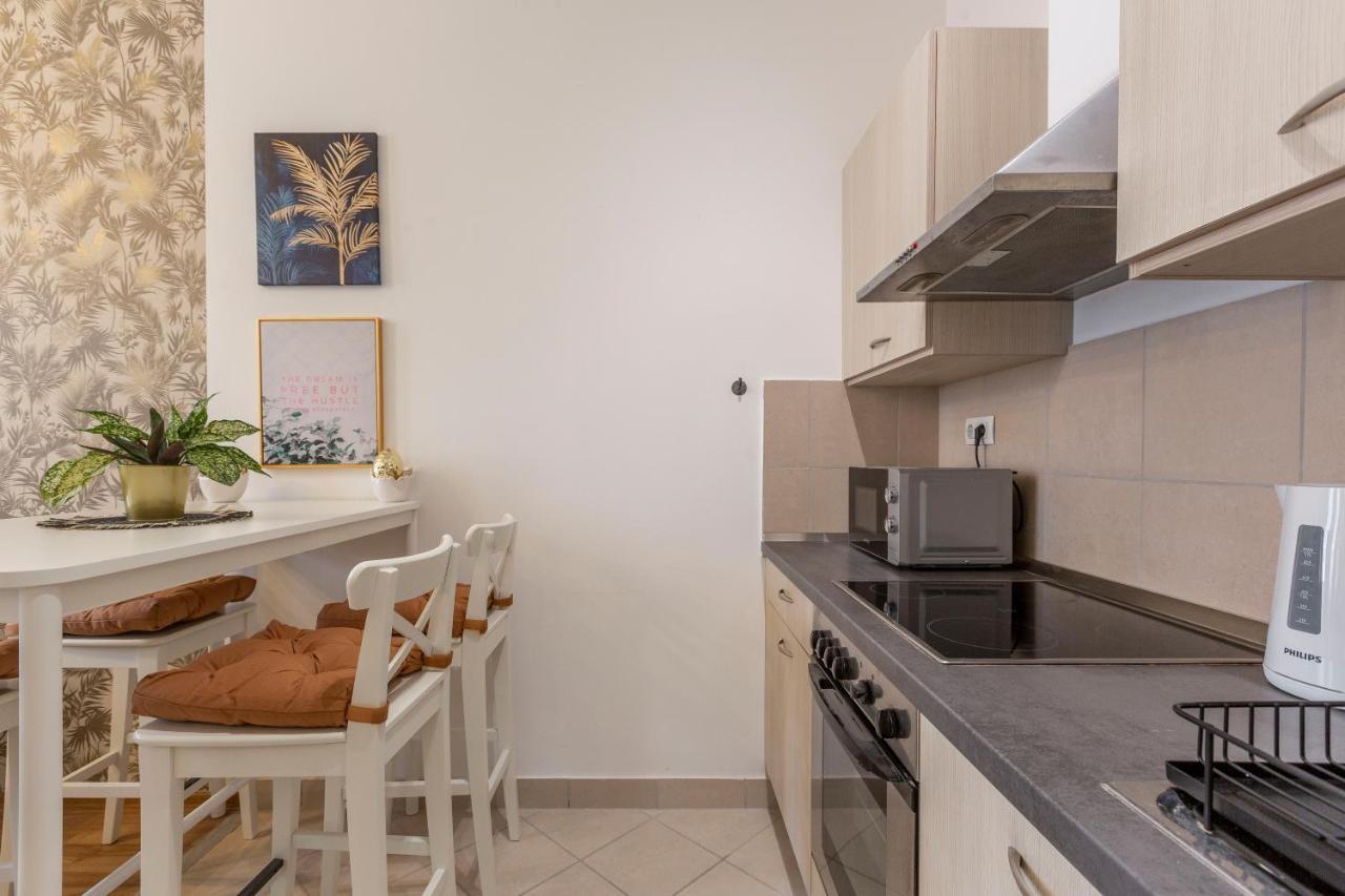 Luxurious Art Deco Apartment In The King Street Budapest Esterno foto