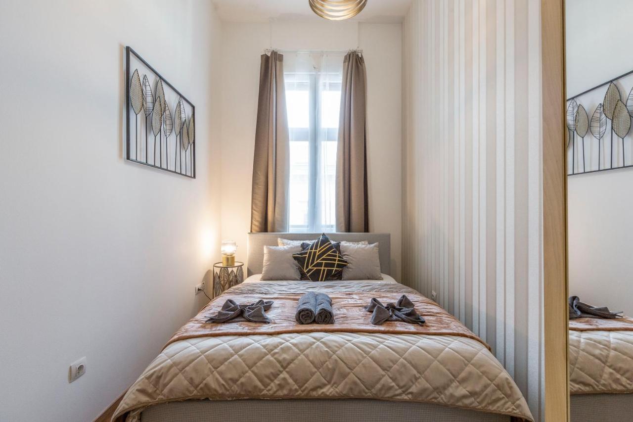 Luxurious Art Deco Apartment In The King Street Budapest Esterno foto