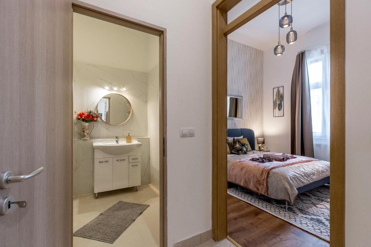 Luxurious Art Deco Apartment In The King Street Budapest Esterno foto